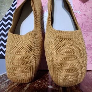 🔥NEW Women's Tan Knit Flats Size 9